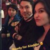8 Potret Kedekatan Sandra Dewi dan Asisten, Udah Kayak Saudara Kandung Saking Kompaknya!