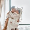 Rayakan 2 Tahun Pernikahan, Ini 7 Potret Siti Badriah dan Krisjiana Baharudin yang Couple Goals