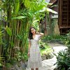 Jalani LDR dengan Azriel Hermansyah, ini Potret Sarah Menzel Saat di Bali yang Cantiknya Natural!