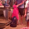 Viral Potret Pedagang Bawang di Pasar, Dibilang Punya Wajah yang Mirip dengan Sule!