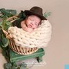 Ini Gaya Newborn Photoshoot Baby Balint Adik Kesha Ratuliu, Ada yang dengan Tema Kemerdekaan!