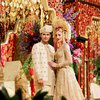 Sempat Tak Diumbar, Ini 10 Potret Pernikahan Tradisional Panji Trihatmodjo dan Varsha Strauss 