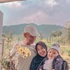 Potret Baby Ukkasya Liburan di Vila Sama Zaskia Sungkar dan Irwansyah, Pipi Chubbynya Curi Perhatian