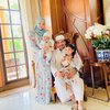 6 Potret Keluarga Kecil Siti Nurhaliza yang Harmonis dan Manis Banget