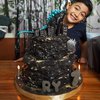 Ini Momen Perayaan Ulang Tahun ke-7 Ryshaka Anak Sharena Delon, Keren Banget dengan Tema Godzilla