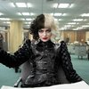 Terlalu Memukau di Film Cruella, Berikut 8 Potret Emma Stone yang Tampil Antagonis