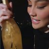 Sukses Jadi Penyanyi, Ini Potret Agnez Mo Bisnis Wine dengan Kandungan Emas