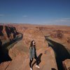 9 Potret Liburan Luna Maya di Antelope Canyon, Lembah Bebatuan Arizona yang Keren Banget!