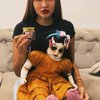 8 Potret Lucinta Luna Bareng Boneka Khodamnya, Sampai Diajak Jalan-Jalan ke Mall!