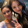 Mulai Song Joong Ki sampai Han So Hee, Ini Deretan Artis Korea yang Diajak Selfie Shenina Cinnamon
