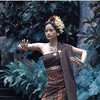 10 Pesona Sarah Menzel dengan Baju dan Riasan Tradisional Bali, Cakep Banget!