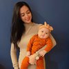 Potret Sylvia Fully Momong Baby Sere, Badan Langsingnya Jadi Sorotan