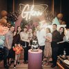 10 Momen Perayaan Ulang Tahun Glenn Alinskie Dengan Tema Travelling, Unik Banget!