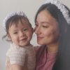 Intip Potret Cantiknya Baby Chloe Pakai Bando, Anak Asmirandah yang Imut Kayak Boneka