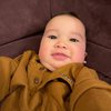 Genap Berusia 7 Bulan, Berikut 10 Potret Baby Ukkasya dengan Pipi Chubby Berwarna Merah Gemesin