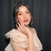 7 OOTD Korea Ala Tiara Andini, Cocok Banget Perankan My Sassy Girl dari Indonesia