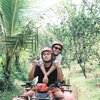 Potret Awkarin Bareng Pacar Main ATV di Tempat Berlumpur, Kompak dan Seru Banget!