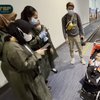 5 Potret Baby Ukkasya Diserbu Fans Saat Tiba di Bandara, Reaksinya Super Gemes