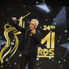 10 Potret Iwan Fals yangRaih Lifetime Achievement AMI Awards 2021, Inspirasi Musisi Muda!
