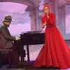 5 Potret Mulan Jameela Tampil di Ajang AMI Awards, Pakai Gaun Serba Merah dan Cantik Banget