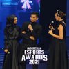 Jadi Bu RT Paling Cantik se-Indonesia, Ini 7 Potret Luna Maya Hadiri Indonesian Esport Awards