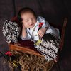 8 Newborn Photoshoot Anak Selebriti Tanah Air dengan Pakaian Adat, Gemes Banget!