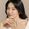 Sudah Genap Berusia 40 Tahun, Ini 10 Pesona Song Hye Kyo yang Masih Stunning Bak Remaja