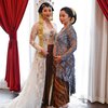 Pesona Nikita Willy Pakai Kebaya Jawa di Pernikahan Adiknya, Cantik dan Anggun!