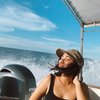 7 Pesona Naysilla Mirdad saat Bermain Air di Lautan, Cantik Natural Tanpa Sentuhan Makeup!