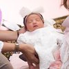10 Momen Akikah Baby Mecca Anak Kedua Arief Muhammad, Tingkah Sang Kakak Gemesin!