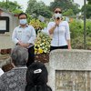 7 Potret Pemakaman Mertua Inul Daratista, Netizen: Indahnya Toleransi