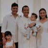 7 Potret Pembaptisan Dante Anak Gleen Alienski dan Chelsea Olivia, Khidmat Bareng Keluarga
