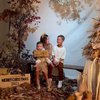 Potret Keluarga Jennifer Bachdim Sambut Natal Bertema Musim Gugur, Kiyoji yang Lucu Curi Perhatian! 