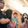 10 Potret Perayaan Meriah Ulang Tahun Suami Iis Dahlia, Kehadiran Baby Syaki Bikin Salah Fokus!
