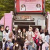 Udah Kayak Aktor Korea, Ini 9 Potret Prilly Latuconsina Dapat Hadiah Food Truck dari Penggemar
