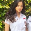 9 Potret Fuji dengan Rambut Panjang, Tante Muda Idaman Se-Indonesia nih!