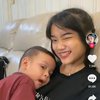 Ini Potret Fuji Telaten Momong Baby Gala Usai Jadi Ibu Pengganti, Tante Kesayangan se-Indonesia