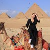 10 Potret Cassandra Lee Liburan Ke Mesir, Kunjungi Piramida hingga Naik Unta
