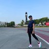 11 Gaya Sporty Najwa Shihab saat Berlari, Netizen Iri Melihat Outfitnya!