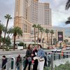 9 Potret Nikita Willy Liburan Tahun Baru ke Las Vegas Bareng Keluarga, Baby Bump-nya Bikin Salfok