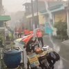 14 Kejadian Unik di Waktu Hujan, Mulai yang Apes Sampai Kocak