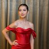 8 Penampilan Sandrinna Michelle di Pesta Ulang Tahunnya yang Ke-15, Cantik dengan Gaun Merah