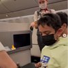 Momen Ulang Tahun Harneel Anak Bungsu Bunga Zainal yang Dirayakan di Pesawat Bersama Para Kru