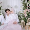 Baru Dirilis, Ini 10 Maternity Shoot Lesti Kejora dan Rizky Billar yang Penuh Kemesraan Pakai Outfit Serba Pink 