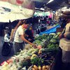 Potret Tamara Blezynski Belanja ke Pasar Tradisional, Bantu Usaha Kecil di Sekitarnya 