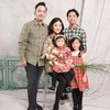 Potret Keluarga Ruben Onsu dengan Baju Kotak-Kotak, Aksi Ketiga Anaknya Gemesin Banget!