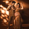 6 Gaya Maternity Shoot Siti Badriah yang Percaya Diri Pamer Baby Bump, Aura Bumilnya Terasa Banget!