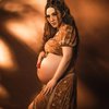 6 Gaya Maternity Shoot Siti Badriah yang Percaya Diri Pamer Baby Bump, Aura Bumilnya Terasa Banget!