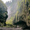 Intip Potret Petualangan Awkrin di Jawa Timur Bareng Kekasihnya, Susuri Lembah Menuju Air Terjun