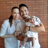 Ini Potret Keluarga Kecil Randy Pangalila dengan Istri Bule yang Harmonis Banget, Anaknya Gemesin Bikin Salfok